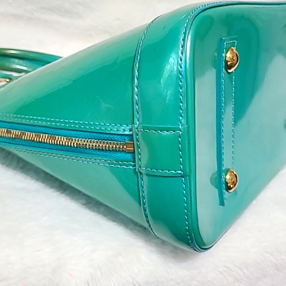 Louis Vuitton Alma BB In Green Vernis - Picture 8 of 12